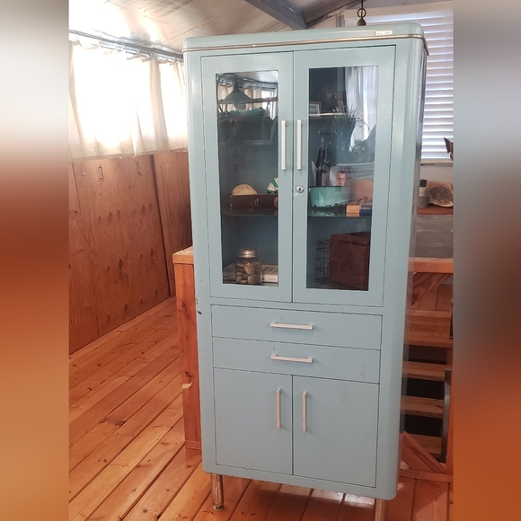 Meet your Posher, Tina - Picture 2 of 5